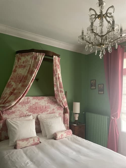 Chateau des Jacobins, Room