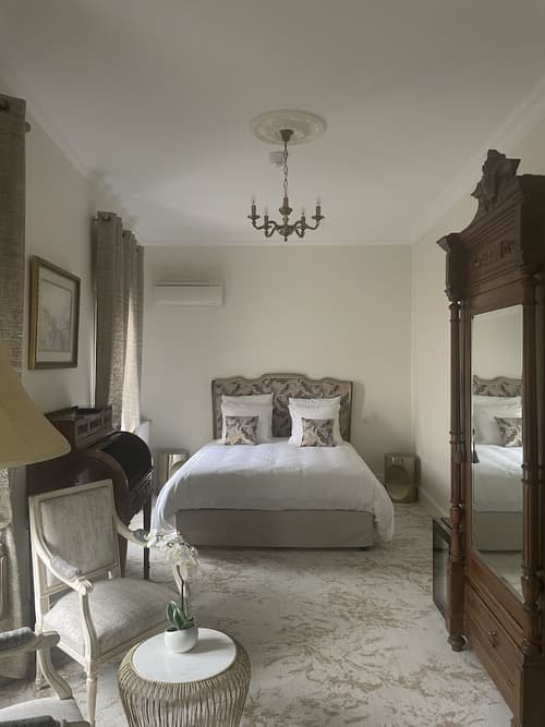 Chateau des Jacobins, Room