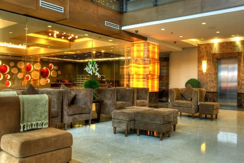 Armada Hotel, Lobby sitting area