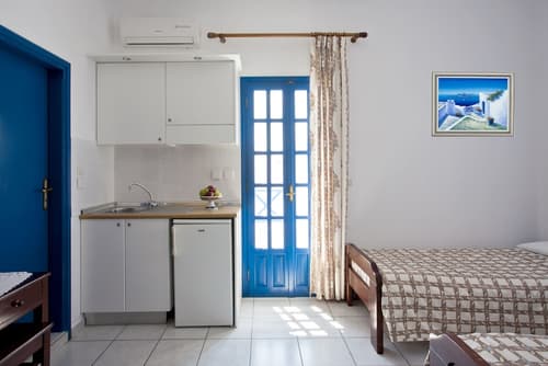 Ancient Thera Studios, Room