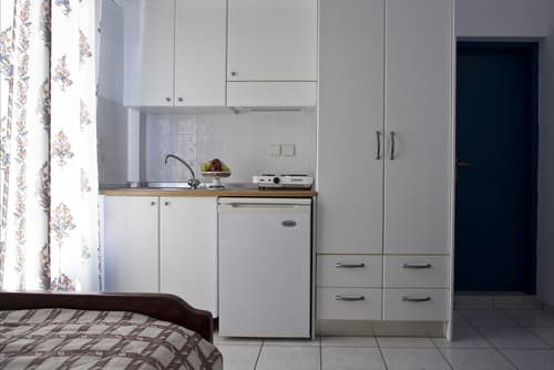 Ancient Thera Studios, Room