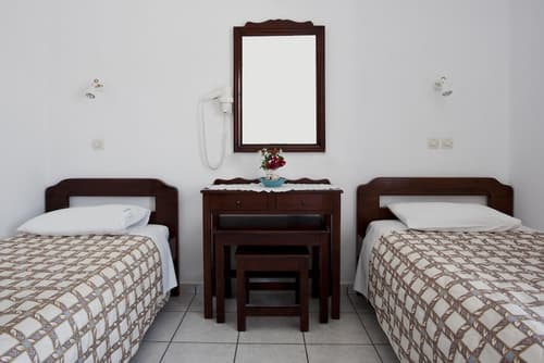 Ancient Thera Studios, Room