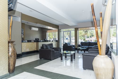 Hotel Gran Via, Interior entrance