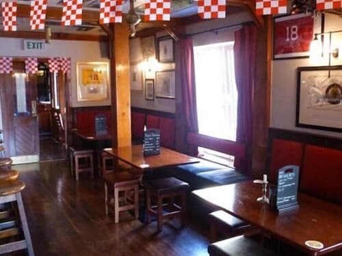 White Lady Hotel, Restaurant