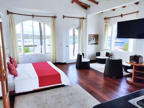 Angermeyer Waterfront Inn, Room