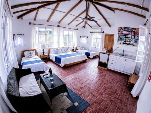 Angermeyer Waterfront Inn, Room