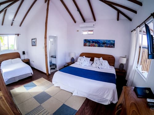 Angermeyer Waterfront Inn, Room