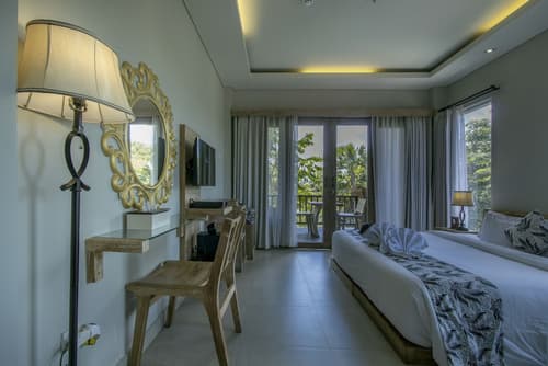 KajaNe Yangloni, Room