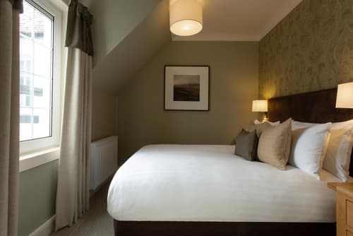 The Glencoe Inn, Room