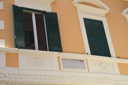 Domus RomAntica, Front of property