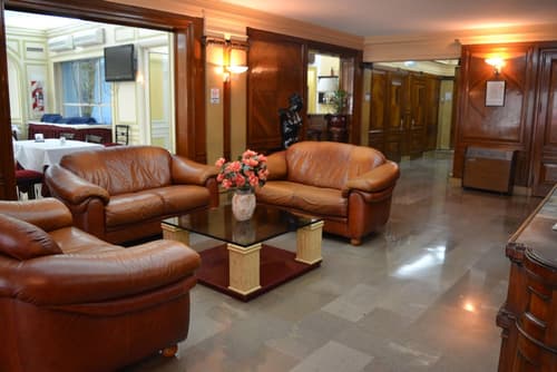 Hotel Lyon, Lobby sitting area