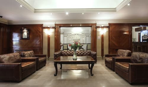 Hotel Lyon, Lobby sitting area