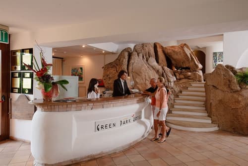 Green Park Hotel, Reception