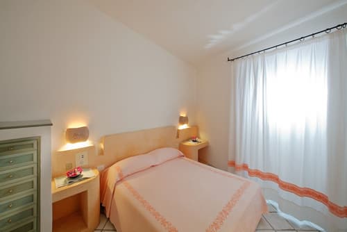 Green Park Hotel, Room