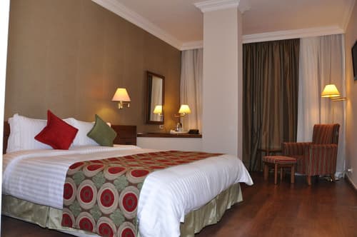 Orient Prince Hotel, 