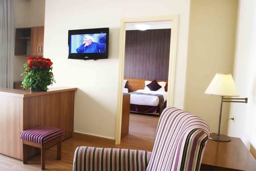 Orient Prince Hotel, 