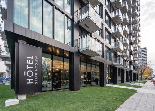 Griffintown Hotel, Front of property