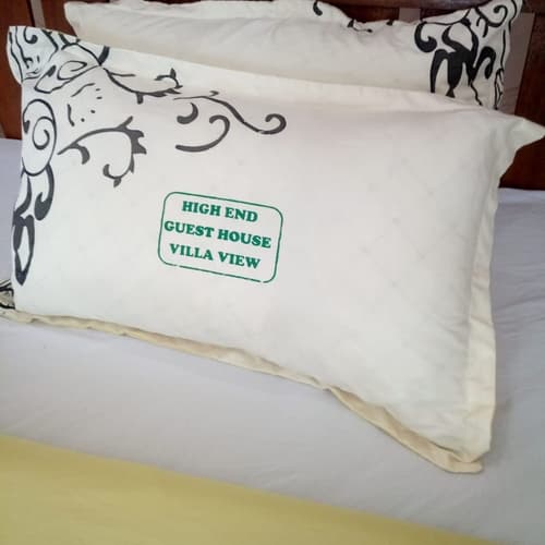 High End Guest House, Room