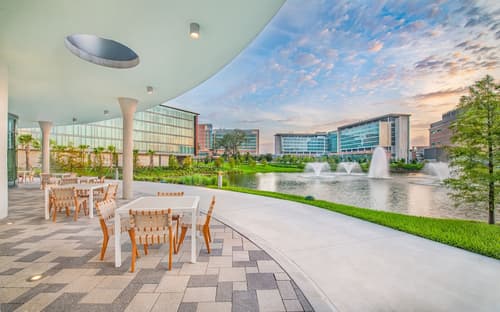 Hotel Eleo at the University of Florida, Restaurant