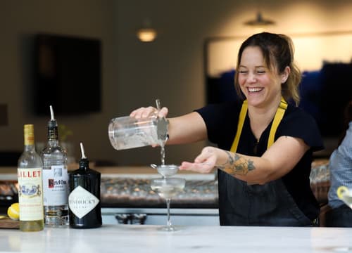 Hotel Eleo at the University of Florida, Bar (on property)