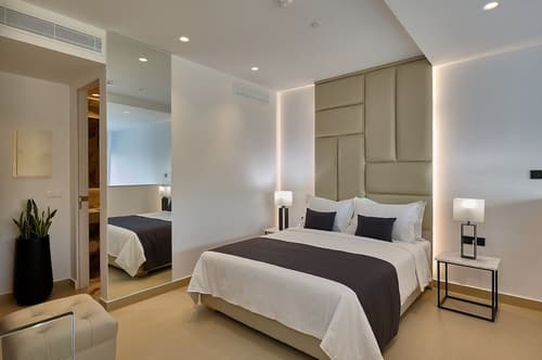 City Lion by Semavi, Room