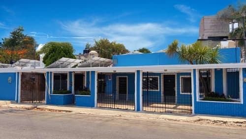 Suites del Sureste, Front of property