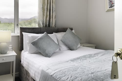 The Climbers Inn, Room