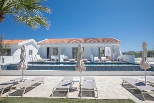 Bohemian Gardens Hotel, Room