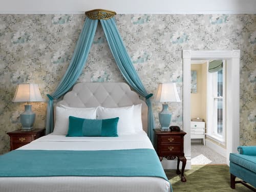 Pendray Inn & Tea House, Room