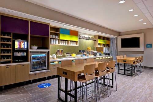 Home2 Suites by Hilton Barstow, Breakfast area