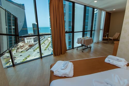 New Wave Hotel, Room