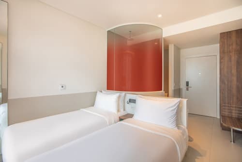 Wink Hotel Saigon Centre - 24hrs Stay, Room
