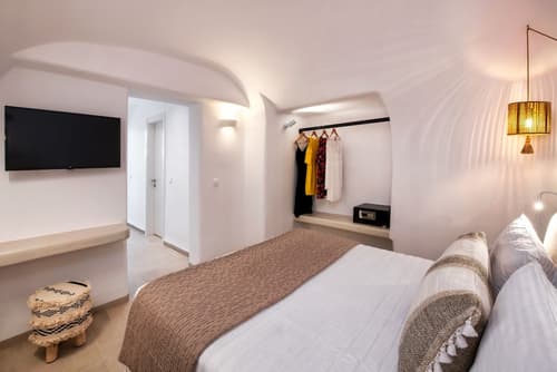 Hill Suites, Room