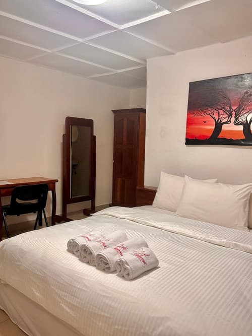 Paloma Guest House & Restaurant, Room