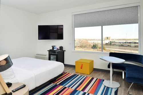 Aloft North Kansas City, Room
