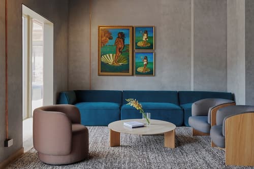 Garde Hotel and Warders Cottages, Reception