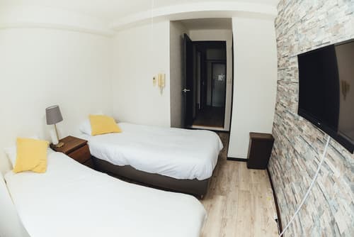 Royal Heights Sakuragawa Condominium, Room