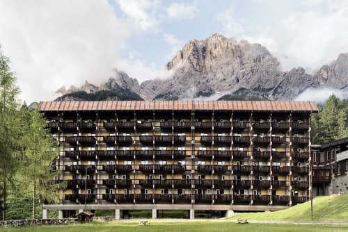 Hotel Boite, Primary image