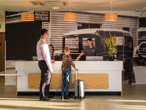 Carnmore Hotel Christchurch, Reception