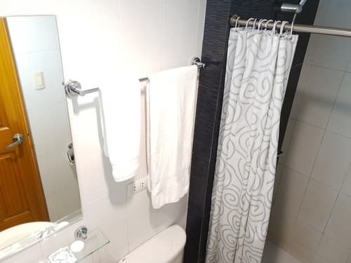 Festive Hotel Makati, Room