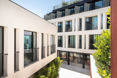 3HB Faro, Front of property