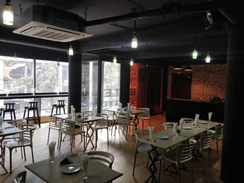 Hotel Zakaria International, Restaurant