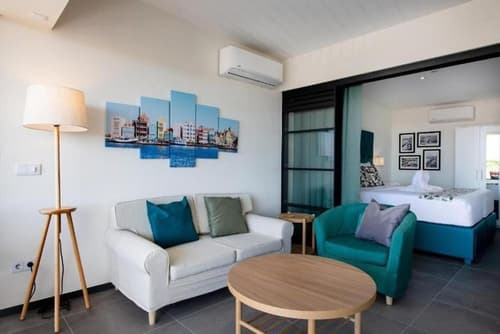 The Ritz Village Hotel, Room