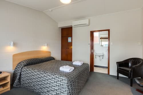 Ocean Beach Hotel, Living area