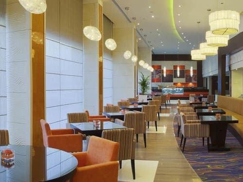 Novotel Suites Riyadh Olaya, Restaurant
