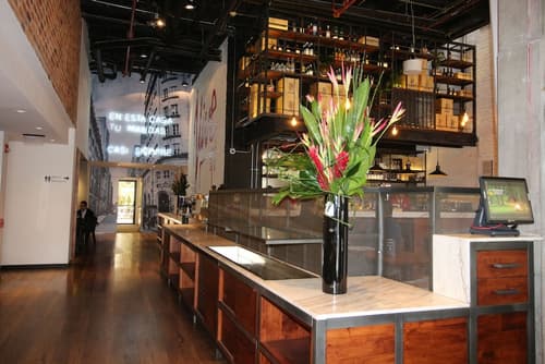 Hotel B3 Virrey, Reception