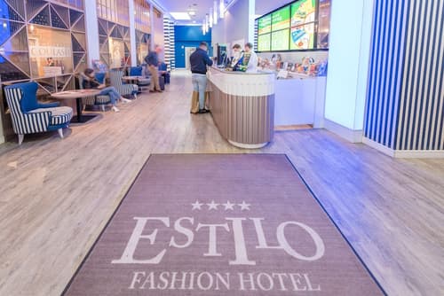 Estilo Fashion Hotel, Reception