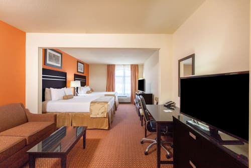 La Quinta Inn & Suites by Wyndham Tulsa Midtown, Room