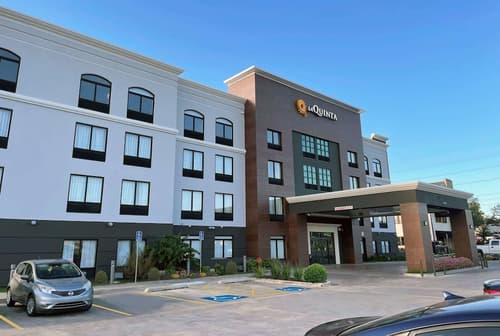 La Quinta Inn & Suites by Wyndham Tulsa Midtown, Primary image