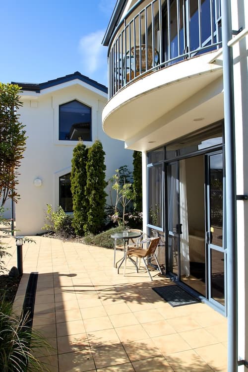 DeLorenzo's Studio Apartments, Terrace/patio